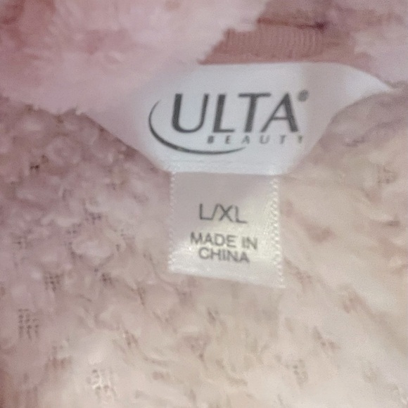 Ulta Beauty Robe - Picture 7 of 8